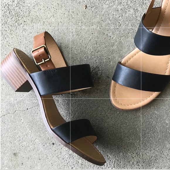 1 LEFT Tum 2-tone Black Tan Low Block Heel Sandal - Picture 5 of 8